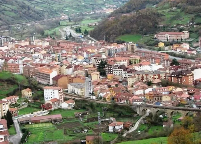 Ruta De La Plata De Asturias 3* Pola de Lena
