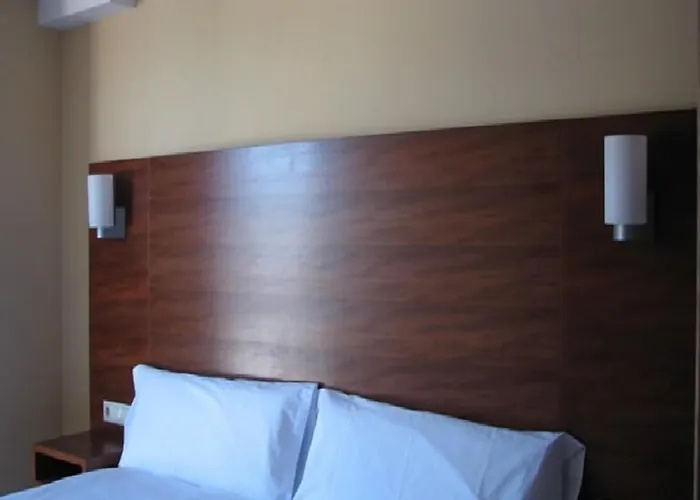 Ruta De La Plata De Asturias Hotel 3*